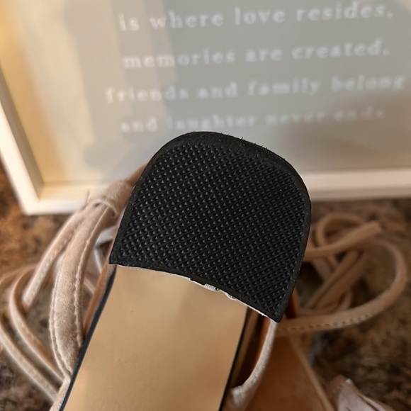 Beige fringe tie-up sandals with tassels - Picture 4 of 5